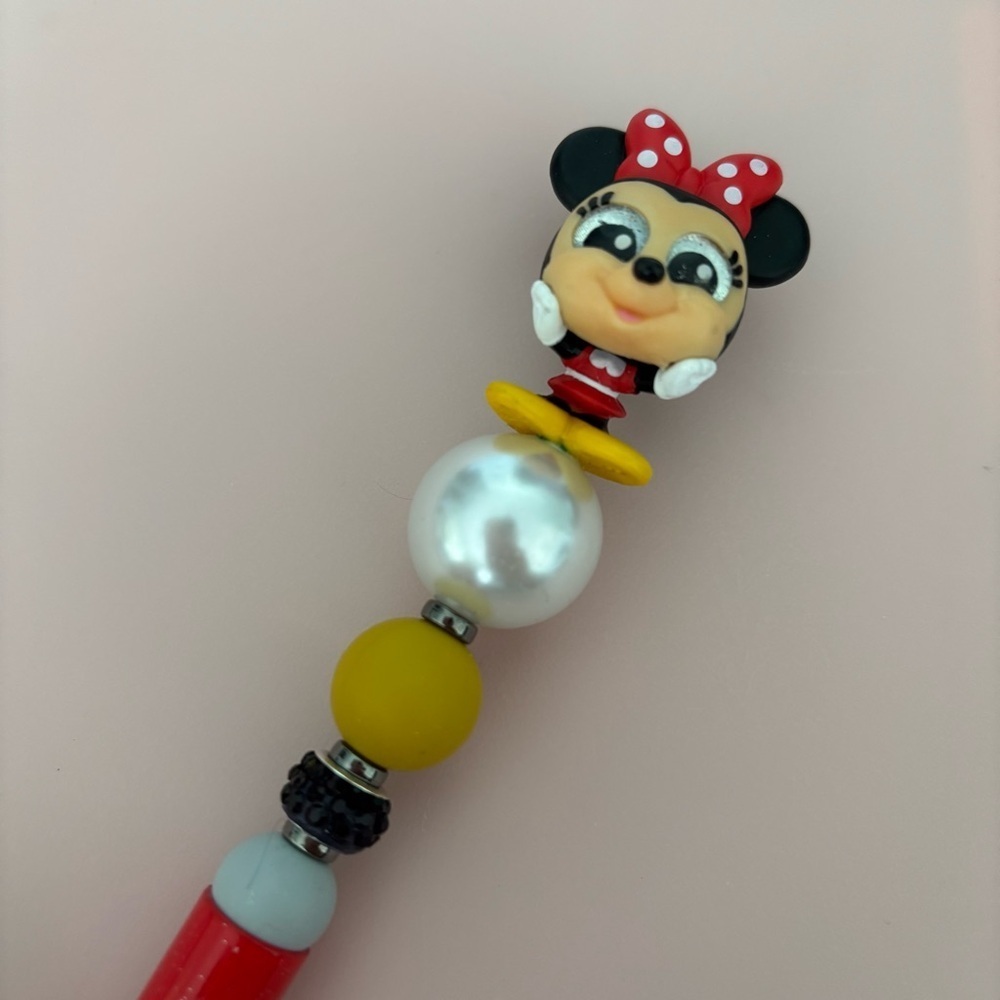 Disney Doorables: Mickey Mouse: Classic Minnie Mouse handmade beaded pen